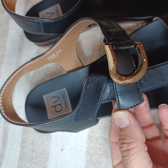 DV by Dolce Vita Black Sandals with Gold Accents - Picture 5 of 6
